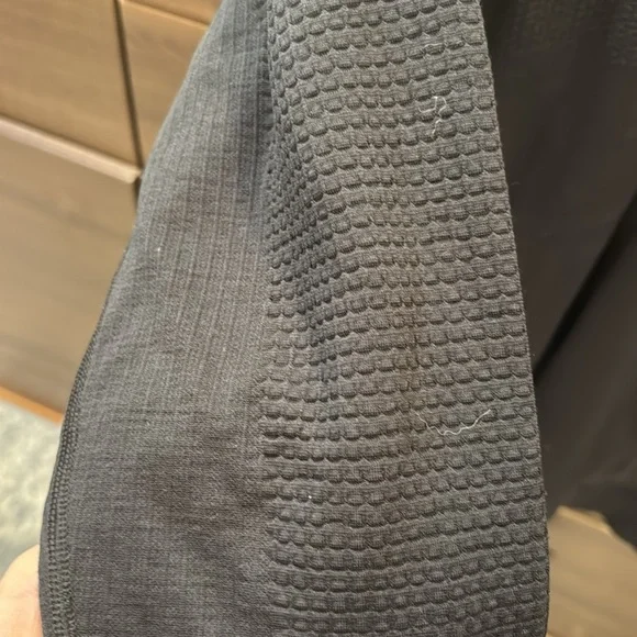 Lululemon Men’s Black Zip Up Sweater XXL - Picture 4 of 7